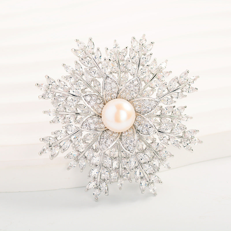 Korean Style Fashion Double Layer Snowflake Brooch High-end Exquisite Freshwater Pearl Corsage Autumn and Winter Coat Cardigan Accessories Pin