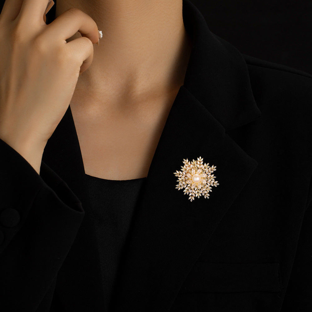Korean Style Fashion Double Layer Snowflake Brooch High-end Exquisite Freshwater Pearl Corsage Autumn and Winter Coat Cardigan Accessories Pin