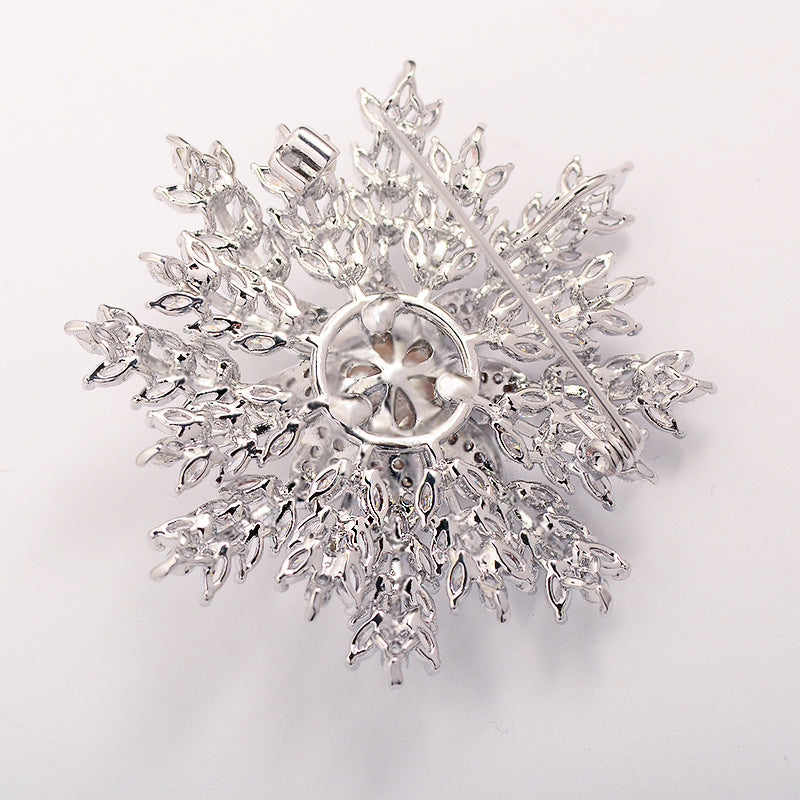 Korean Style Fashion Double Layer Snowflake Brooch High-end Exquisite Freshwater Pearl Corsage Autumn and Winter Coat Cardigan Accessories Pin