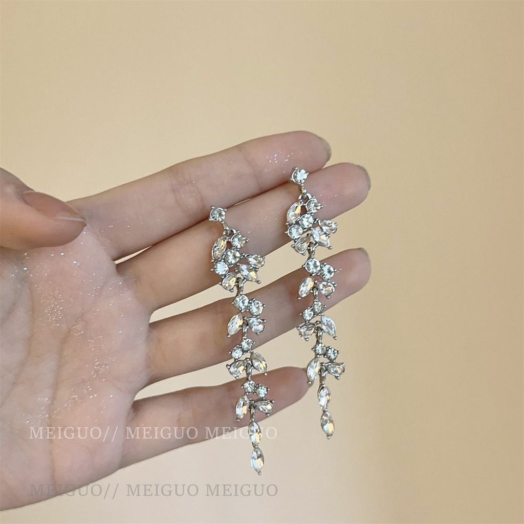 Light Luxury Zircon Tassel Earrings Women's Niche Design High-end Ear Drop Earrings 2024 New Explosive Unique Earrings