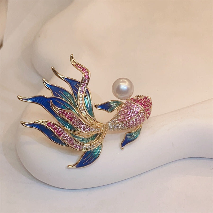 Guofeng Pearl Goldfish Brooch Women's High-end Sense Exquisite Fashion Koi Suit Coat Elegant Corsage Pin Accessories