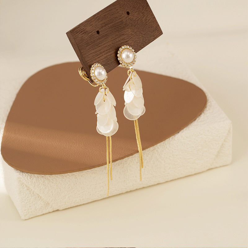 Diamond Round Pearl Shell Tassel Earrings French Elegant Korean Style Light Luxury Advanced Mosquito Incense Plate Ear Clip