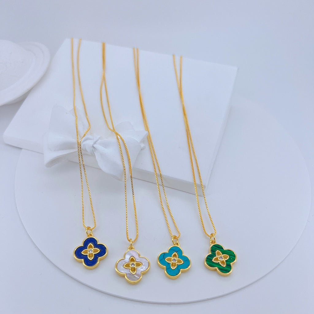 Cross-border hot selling fashion four-leaf clover pendant micro-inlaid zircon turquoise white fritillary necklace female clavicle chain pendant wholesale