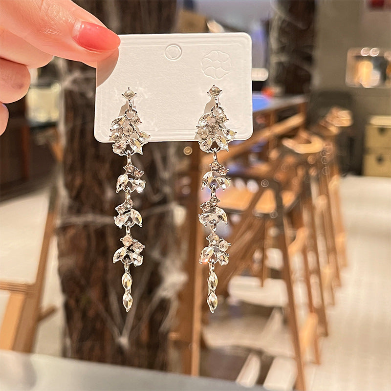 Light Luxury Zircon Tassel Earrings Women's Niche Design High-end Ear Drop Earrings 2024 New Explosive Unique Earrings