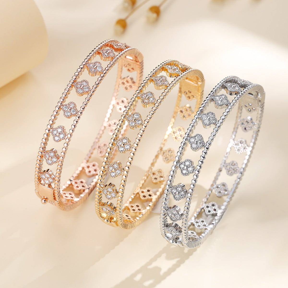 Classic Hollow Four-Leaf Clover Bracelet for Women with Open Clasp and Micro-Inlaid Zircon, a Popular Cross-Border Jewelry Item