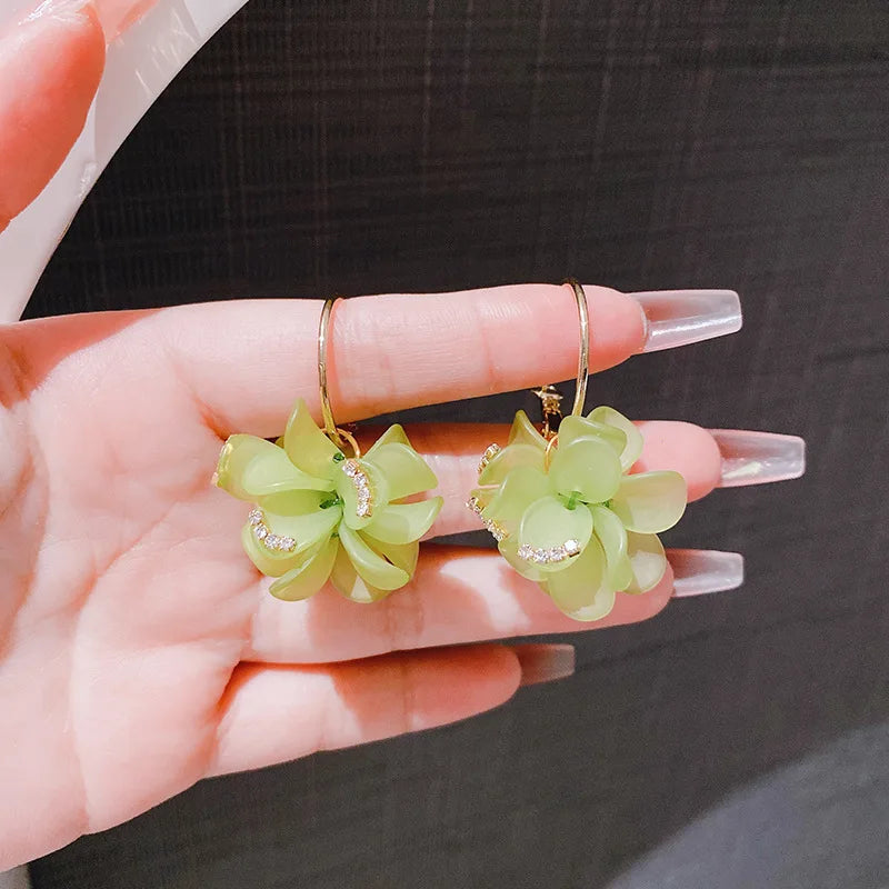 Boucles d'Oreilles Fleur Acrylique - Style Coréen Tendance 2025