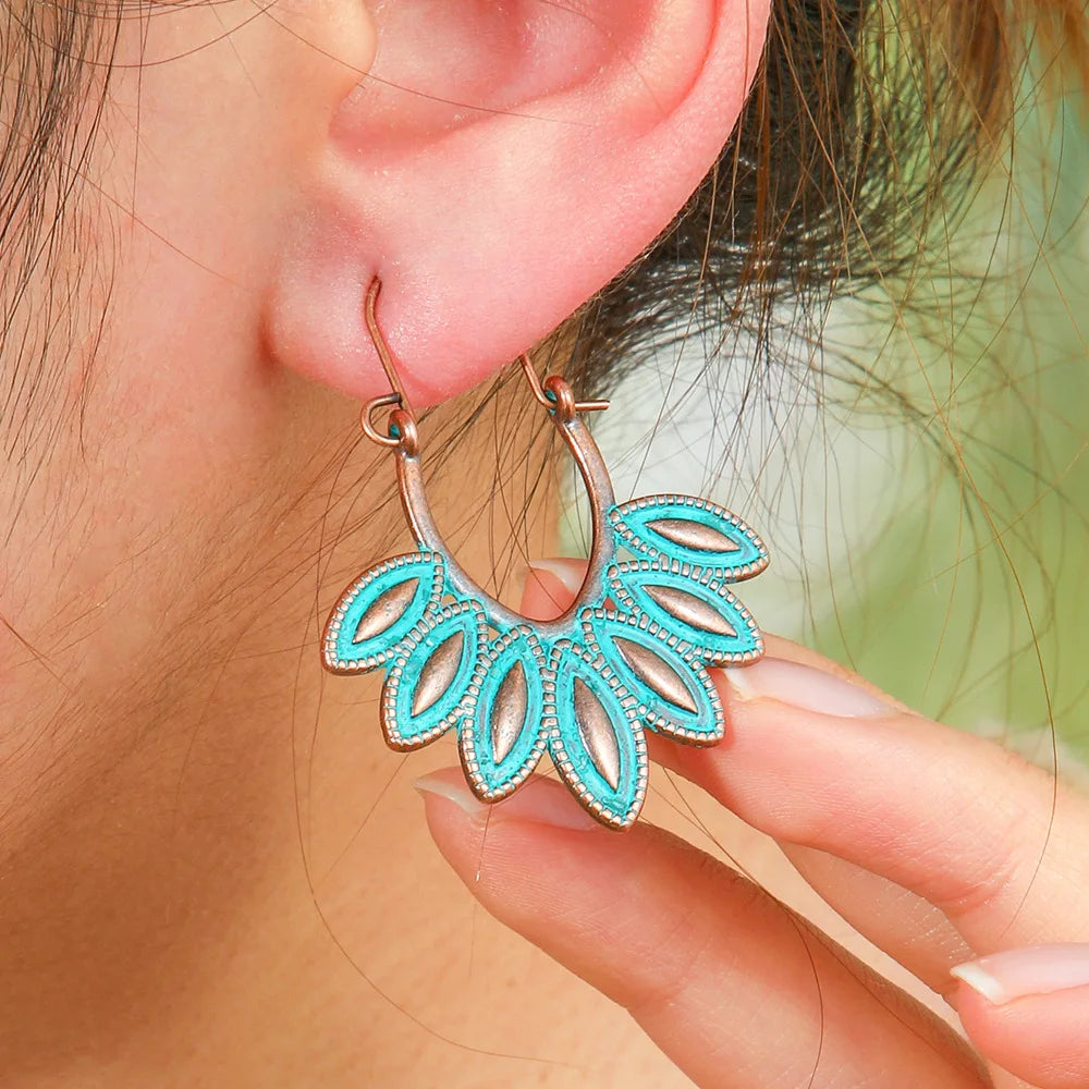 Ethnic Indian Antique Alloy Earring Women's Metal Leaf Tassel Hollow Round Earrings Bohemia Pendientes Jewelry Accessories