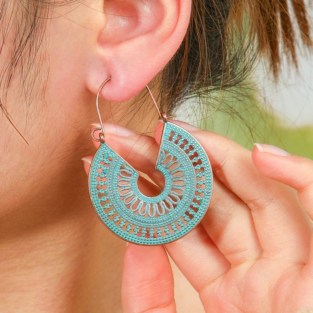 Ethnic Indian Antique Alloy Earring Women's Metal Leaf Tassel Hollow Round Earrings Bohemia Pendientes Jewelry Accessories