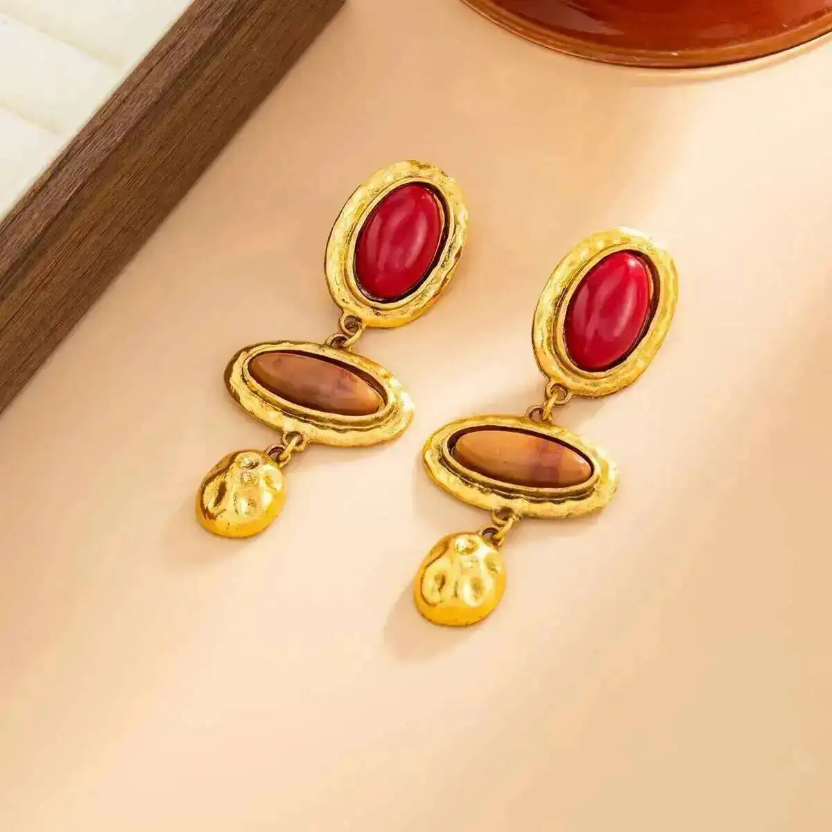 Boucles d'Oreilles Pendantes Résine Ovale - Style Vintage Doré