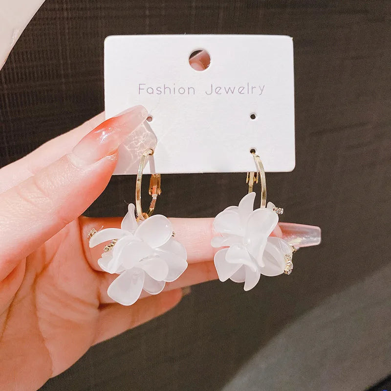 Boucles d'Oreilles Fleur Acrylique - Style Coréen Tendance 2025