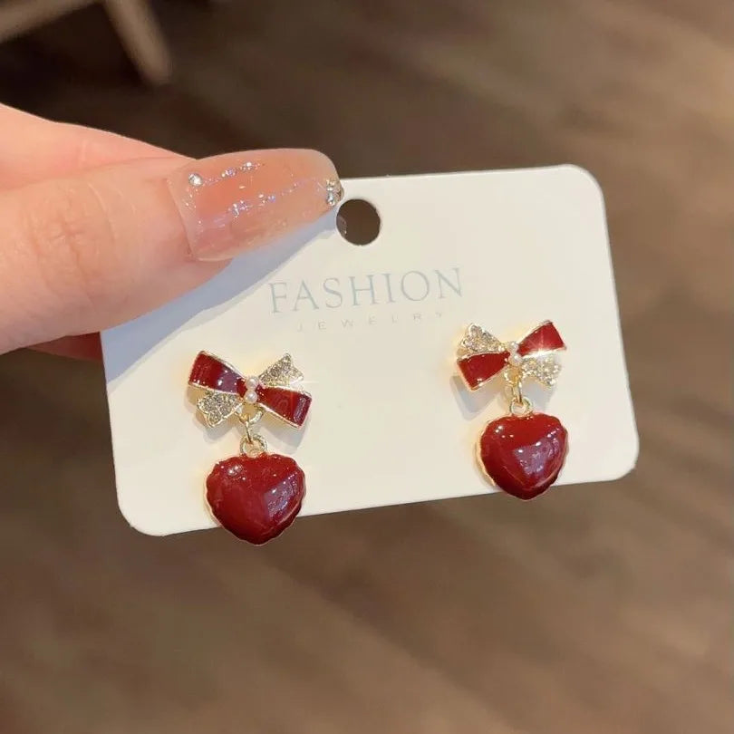 Boucles d'Oreilles Pendantes Nœud & Cristal Coeur Rouge - Bijou Romantique